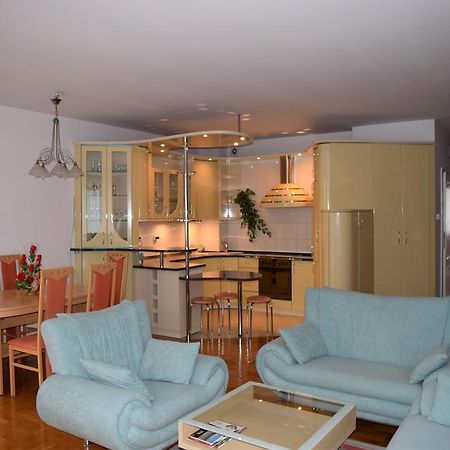Dgm Apartment Варшава Экстерьер фото